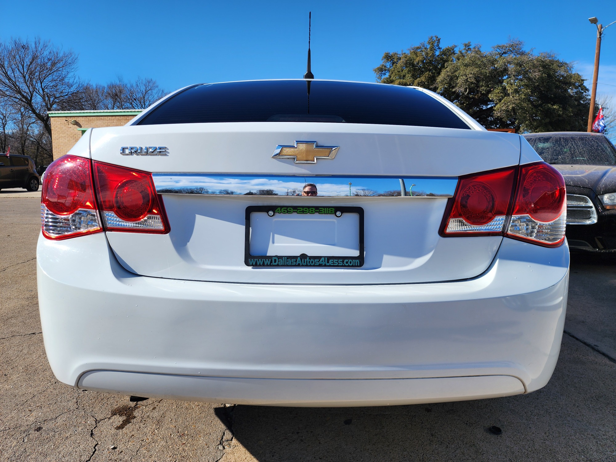 2012 WHITE Chevrolet Cruze 2LS (1G1PC5SH2C7) with an 1.8L L4 DOHC 16V FFV engine, 6-Speed Automatic transmission, located at 2660 S.Garland Avenue	, Garland, TX, 75041, (469) 298-3118, 32.885387, -96.656776 - Photo #4